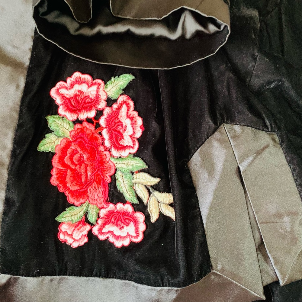 Max Studio Velour Embroidered Floral Kimono Sz L - Picture 6 of 10